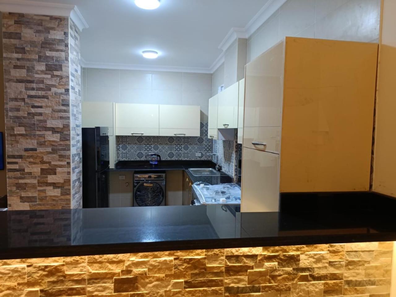 Al Dora Stunning Luxury Apartament *